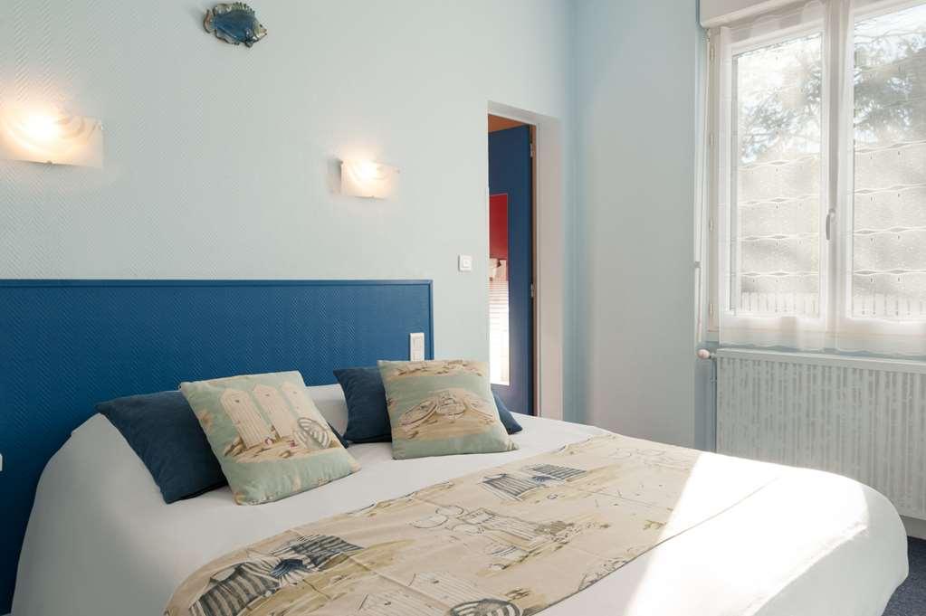 The Originals Access, Hotel Corinna, Royan Room photo